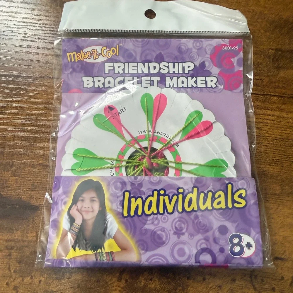 Make It Cool 2011 Friendship Bracelet Maker Janlynn 3001-95 Fun‎ Craft Kit Neon